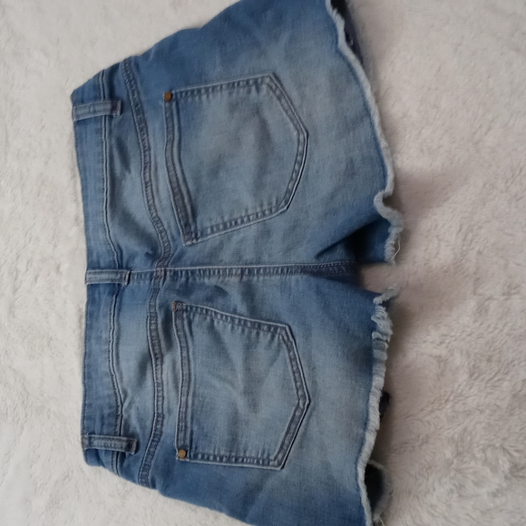 Harper Light Blue Distressed Denim Shorts Size 27 - Picture 2 of 4
